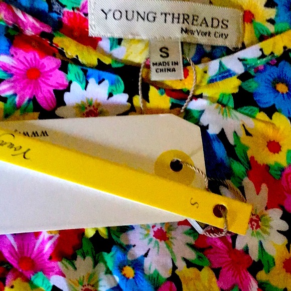 HOST PICK๐NAVY & PINK FLORAL TANK - Picture 6 of 6